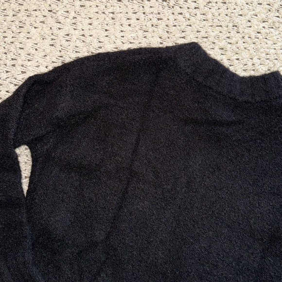 🍂 Old Navy Cozy Oversized Boucle Sweater in Black Jack 🍂 - Picture 7 of 7